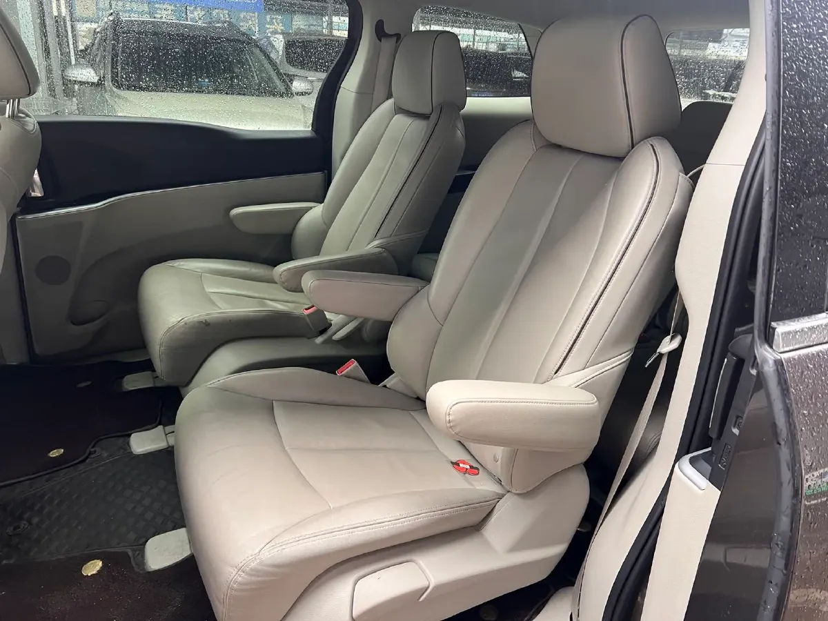 2020 Buick GL8 2.0T 237HP L4 9AT,autocango,china used car exporter,china ev exporter,chinese used car exporter,chinese used ev exporter