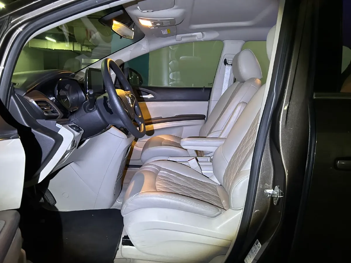 2023 Buick GL8 2.0T 237HP L4 9AT,autocango,china used car exporter,china ev exporter,chinese used car exporter,chinese used ev exporter