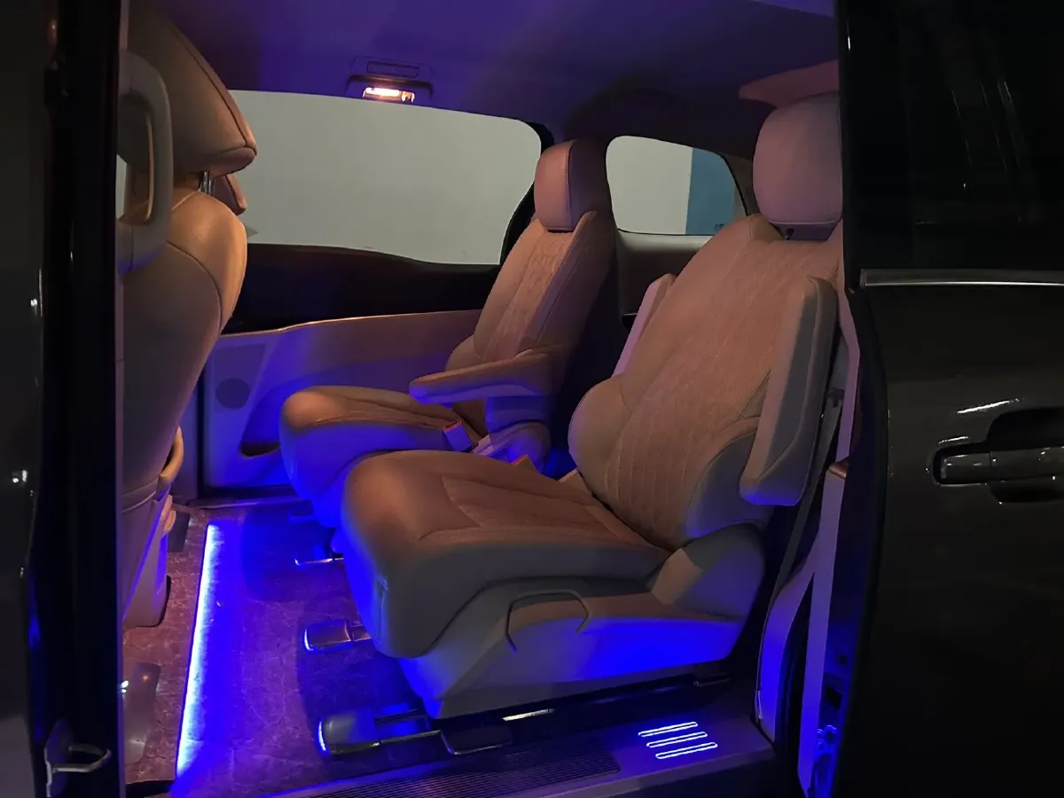 2023 Buick GL8 2.0T 237HP L4 9AT,autocango,china used car exporter,china ev exporter,chinese used car exporter,chinese used ev exporter