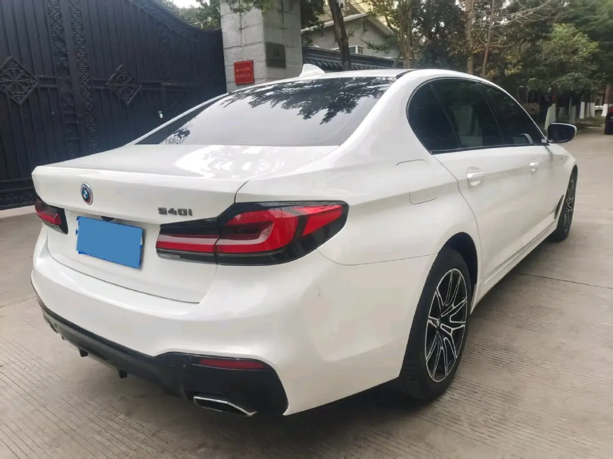 2020 BMW 5 Series 2.0T 252HP L4 8AT,autocango,china used car exporter,china ev exporter,chinese used car exporter,chinese used ev exporter