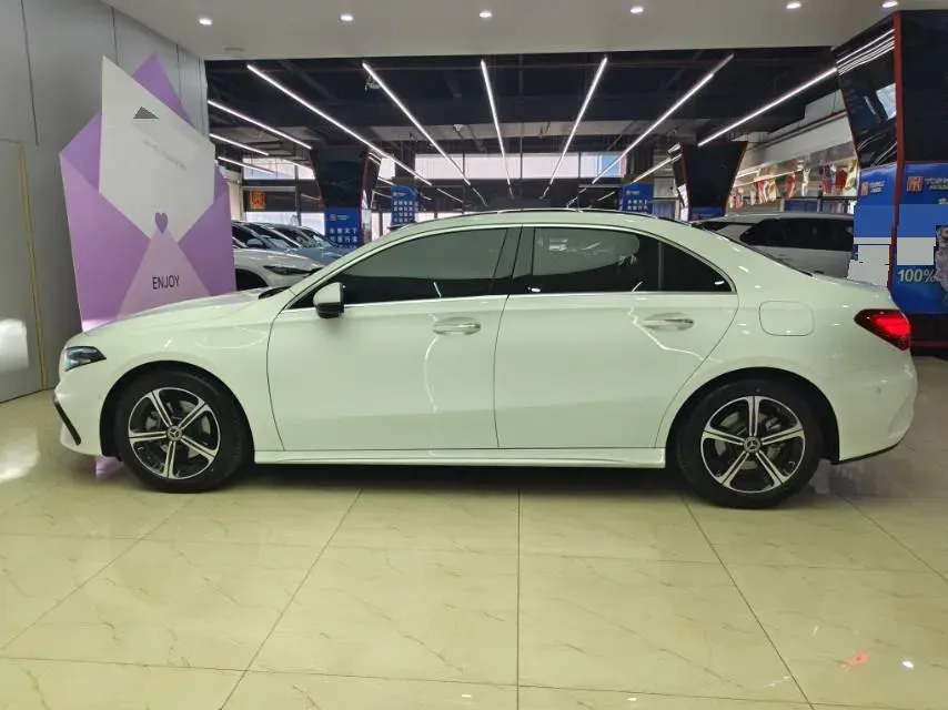 2025 Mercedes-Benz A Class 1.3T 163HP L4 7DCT,autocango,china used car exporter,china ev exporter,chinese used car exporter,chinese used ev exporter