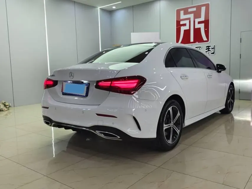 2025 Mercedes-Benz A Class 1.3T 163HP L4 7DCT,autocango,china used car exporter,china ev exporter,chinese used car exporter,chinese used ev exporter