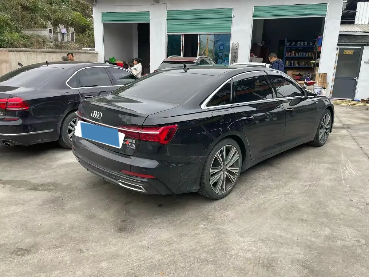 2022 Audi A6L 2.0T 224HP L4 7DCT,autocango,china used car exporter,china ev exporter,chinese used car exporter,chinese used ev exporter