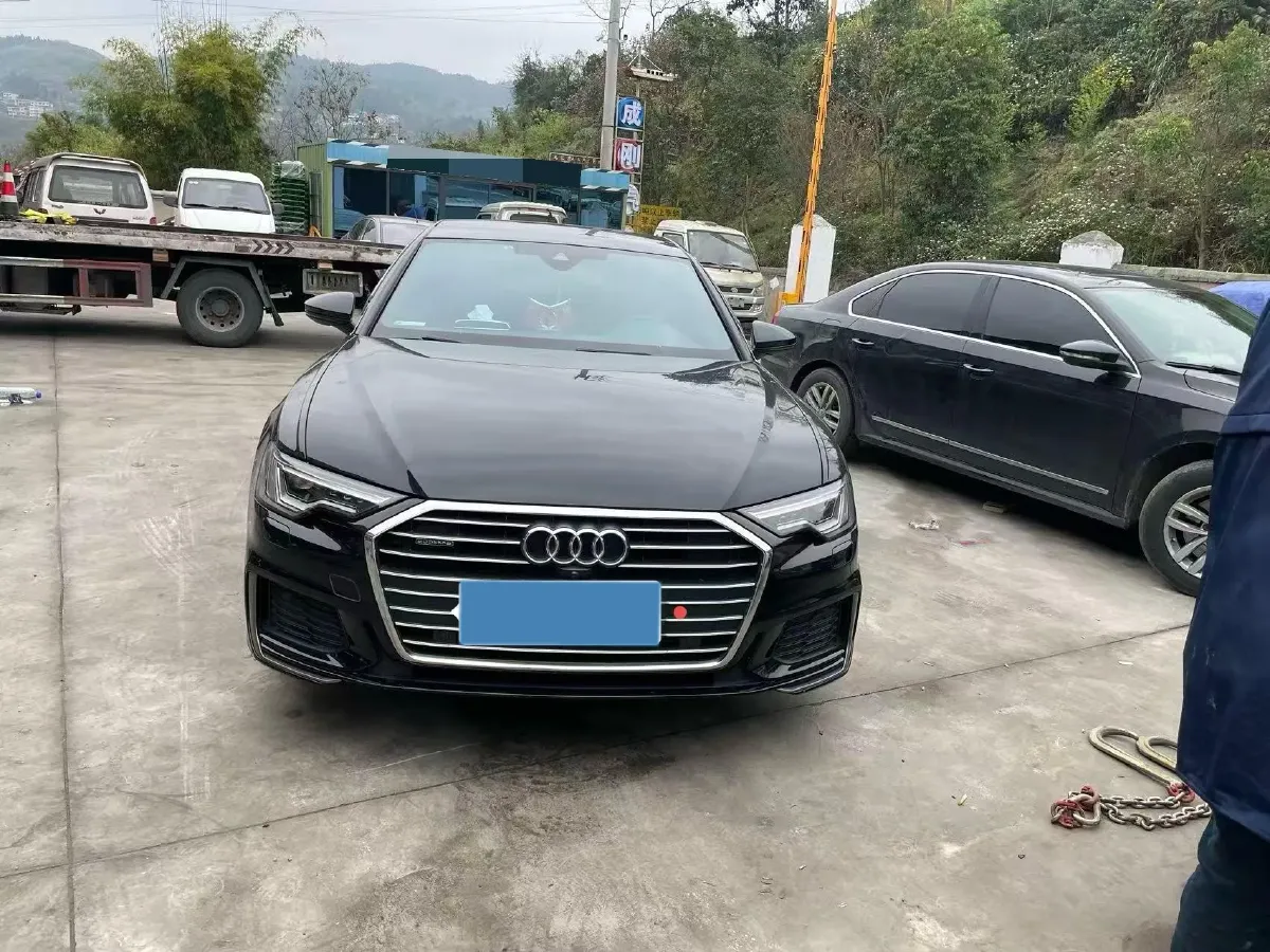 2022 Audi A6L 2.0T 224HP L4 7DCT,autocango,china used car exporter,china ev exporter,chinese used car exporter,chinese used ev exporter