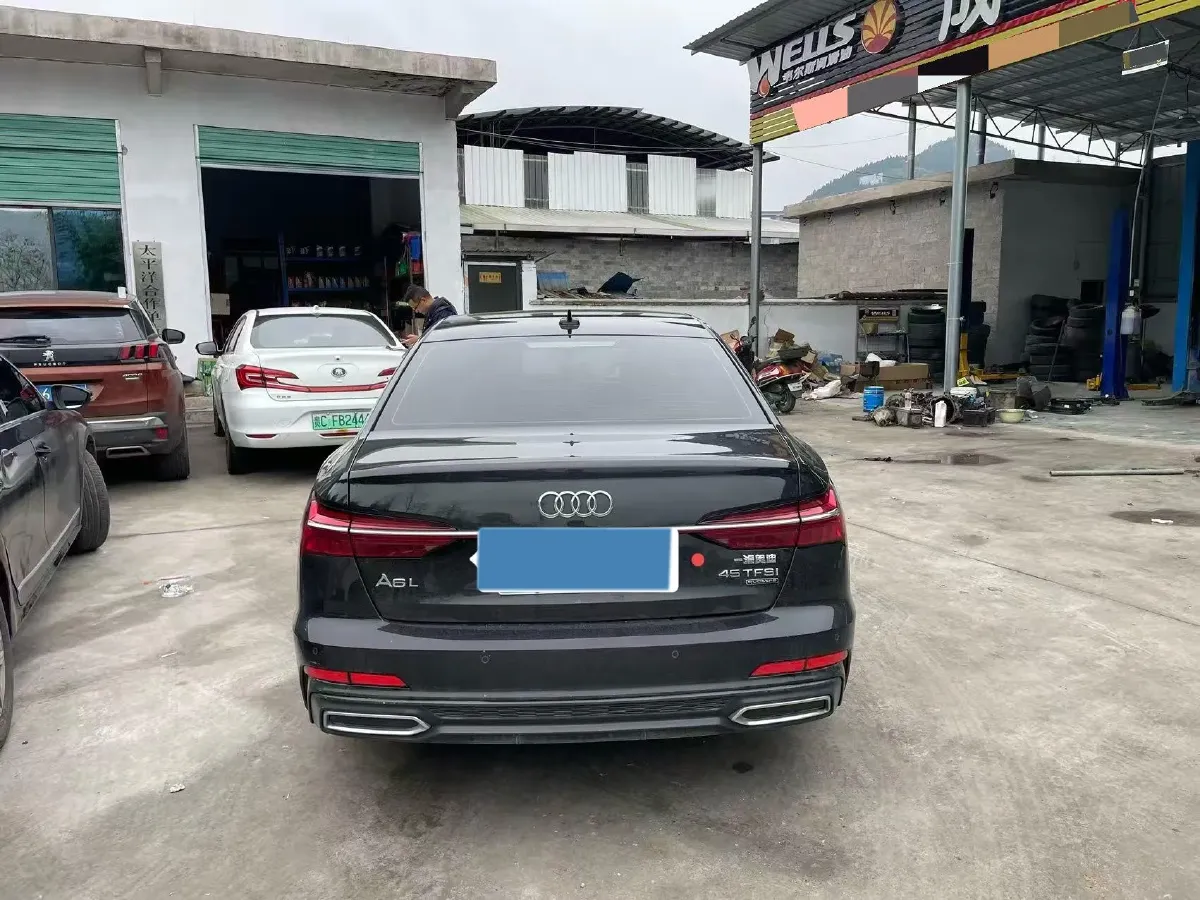 2022 Audi A6L 2.0T 224HP L4 7DCT,autocango,china used car exporter,china ev exporter,chinese used car exporter,chinese used ev exporter