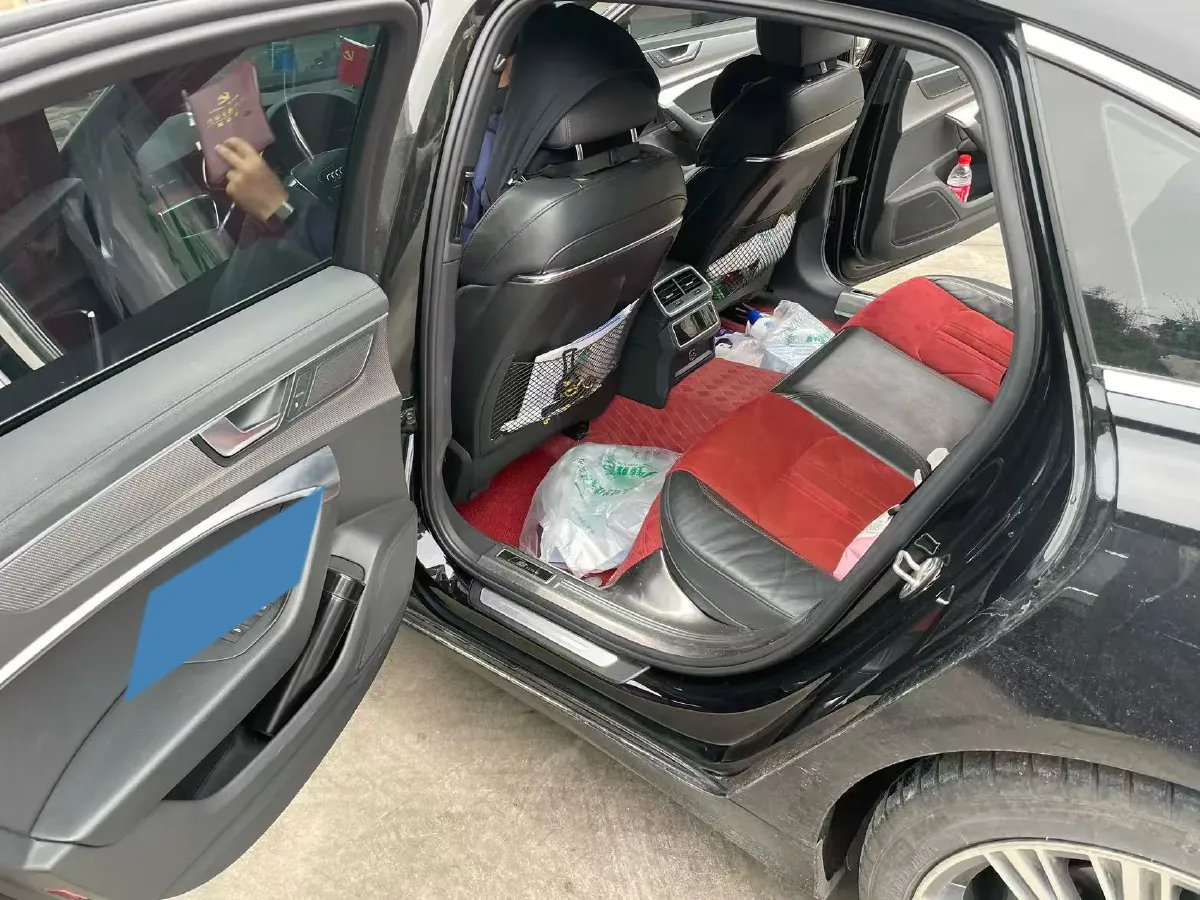 2022 Audi A6L 2.0T 224HP L4 7DCT,autocango,china used car exporter,china ev exporter,chinese used car exporter,chinese used ev exporter