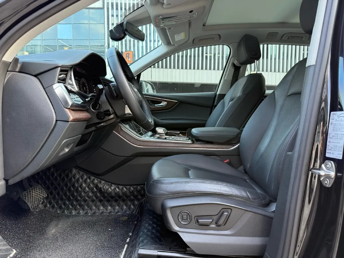 2021 Audi Q7 3.0T 340HP V6 8AT,autocango,china used car exporter,china ev exporter,chinese used car exporter,chinese used ev exporter