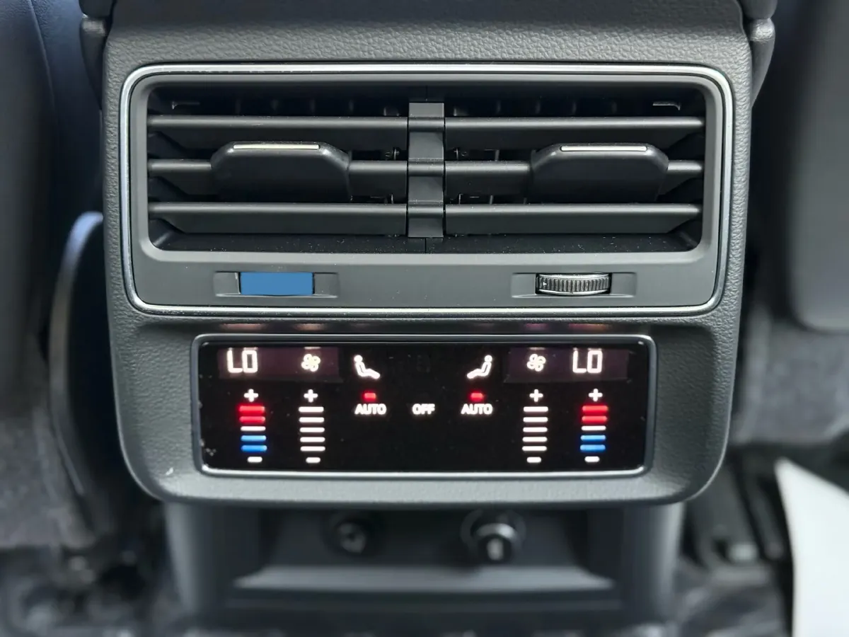 2021 Audi Q7 3.0T 340HP V6 8AT,autocango,china used car exporter,china ev exporter,chinese used car exporter,chinese used ev exporter