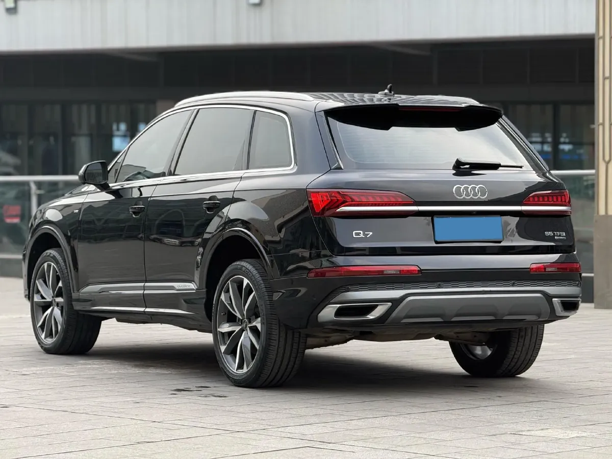 2021 Audi Q7 3.0T 340HP V6 8AT,autocango,china used car exporter,china ev exporter,chinese used car exporter,chinese used ev exporter