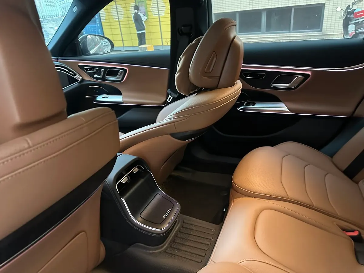 2024 Mercedes-Benz E Class 2.0T 204HP L4 9AT PHEV 25.4KWH,autocango,china used car exporter,china ev exporter,chinese used car exporter,chinese used ev exporter