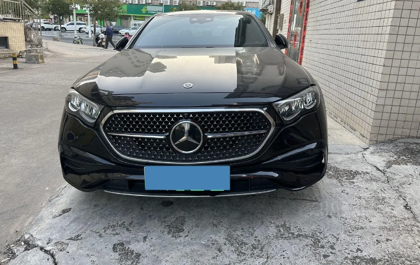 2024 Mercedes-Benz E Class 2.0T 204HP L4 9AT PHEV 25.4KWH,autocango,china used car exporter,china ev exporter,chinese used car exporter,chinese used ev exporter