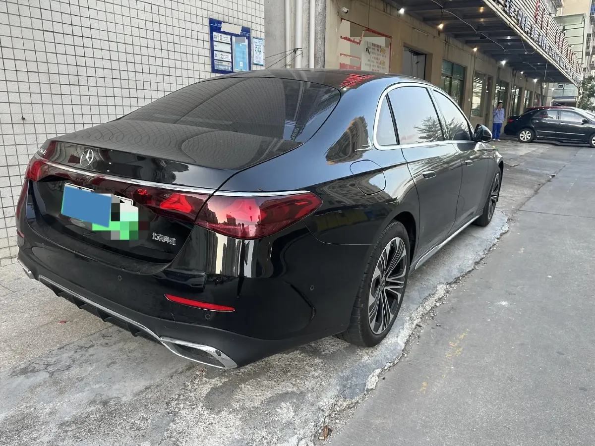 2024 Mercedes-Benz E Class 2.0T 204HP L4 9AT PHEV 25.4KWH,autocango,china used car exporter,china ev exporter,chinese used car exporter,chinese used ev exporter