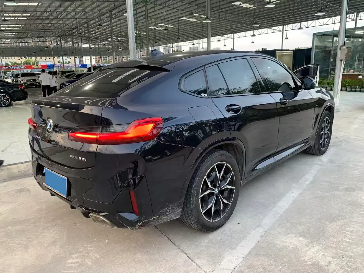 2022 BMW X4 2.0T 245HP L4 8AT,autocango,china used car exporter,china ev exporter,chinese used car exporter,chinese used ev exporter