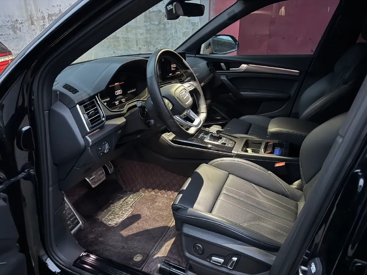 2025 Audi Q5L 2.0T 245HP L4 7DCT,autocango,china used car exporter,china ev exporter,chinese used car exporter,chinese used ev exporter