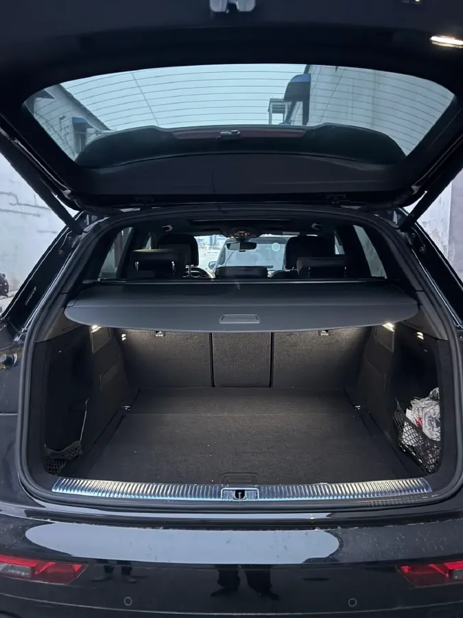 2025 Audi Q5L 2.0T 245HP L4 7DCT,autocango,china used car exporter,china ev exporter,chinese used car exporter,chinese used ev exporter