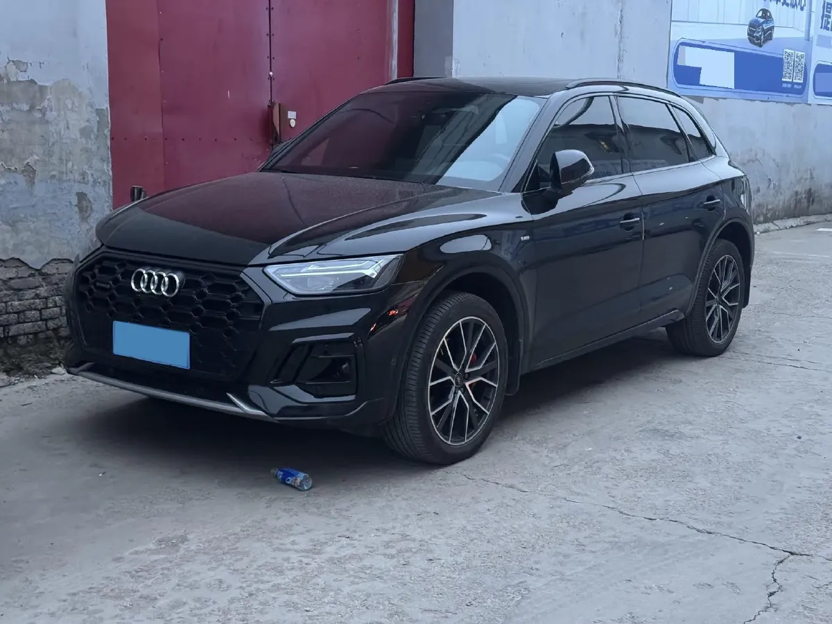 2025 Audi Q5L 2.0T 245HP L4 7DCT,autocango,china used car exporter,china ev exporter,chinese used car exporter,chinese used ev exporter