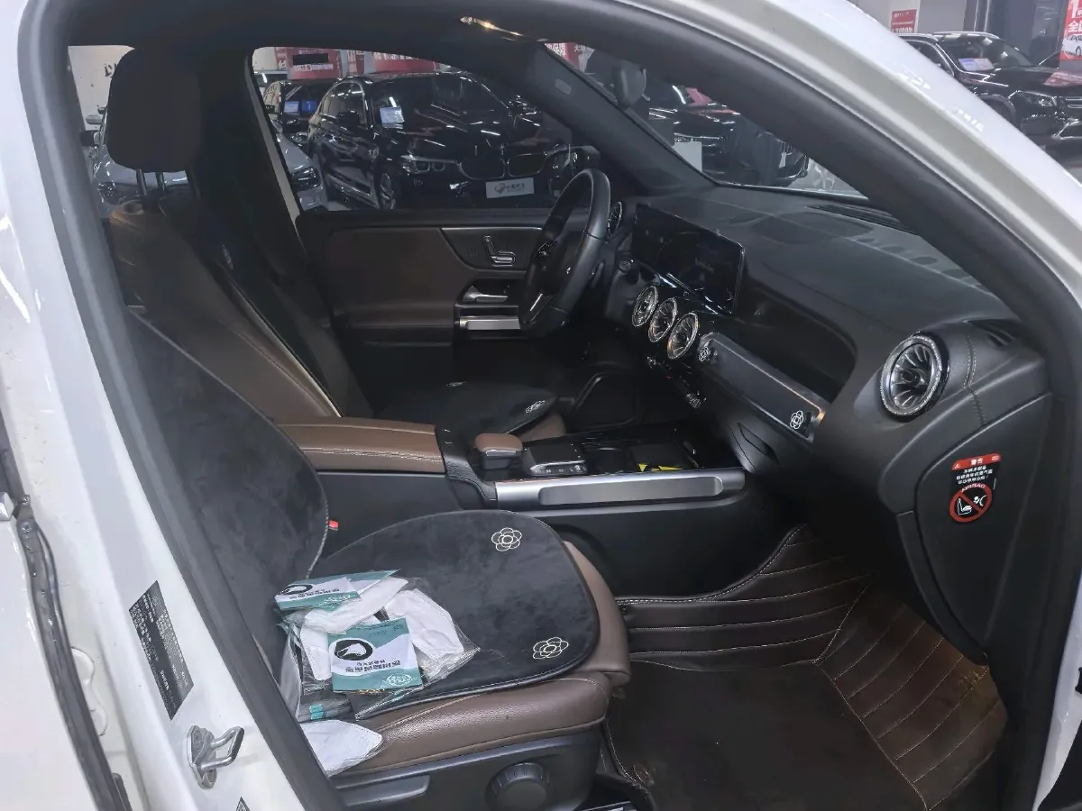 2022 Mercedes-Benz GLB Class 1.3T 163HP L4 7DCT,autocango,china used car exporter,china ev exporter,chinese used car exporter,chinese used ev exporter