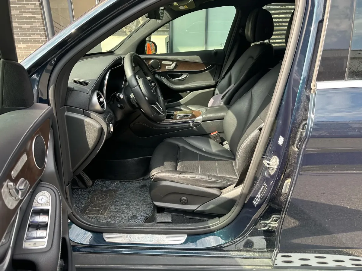 2020 Mercedes-Benz GLC Class 2.0T 258HP L4 9AT,autocango,china used car exporter,china ev exporter,chinese used car exporter,chinese used ev exporter