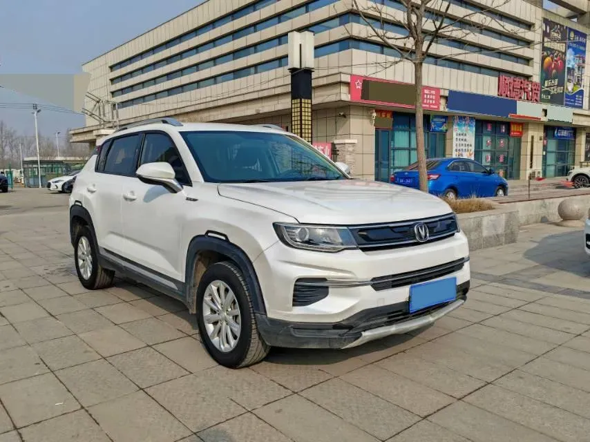 2018 ChangAn CS35 Plus 1.6L 128HP L4 5MT,autocango,china used car exporter,china ev exporter,chinese used car exporter,chinese used ev exporter