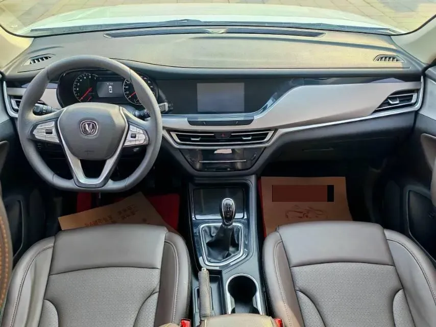 2018 ChangAn CS35 Plus 1.6L 128HP L4 5MT,autocango,china used car exporter,china ev exporter,chinese used car exporter,chinese used ev exporter