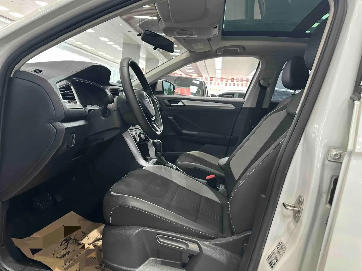 2020 Volkswagen T-Roc 1.4T 150HP L4 7DCT,autocango,china used car exporter,china ev exporter,chinese used car exporter,chinese used ev exporter