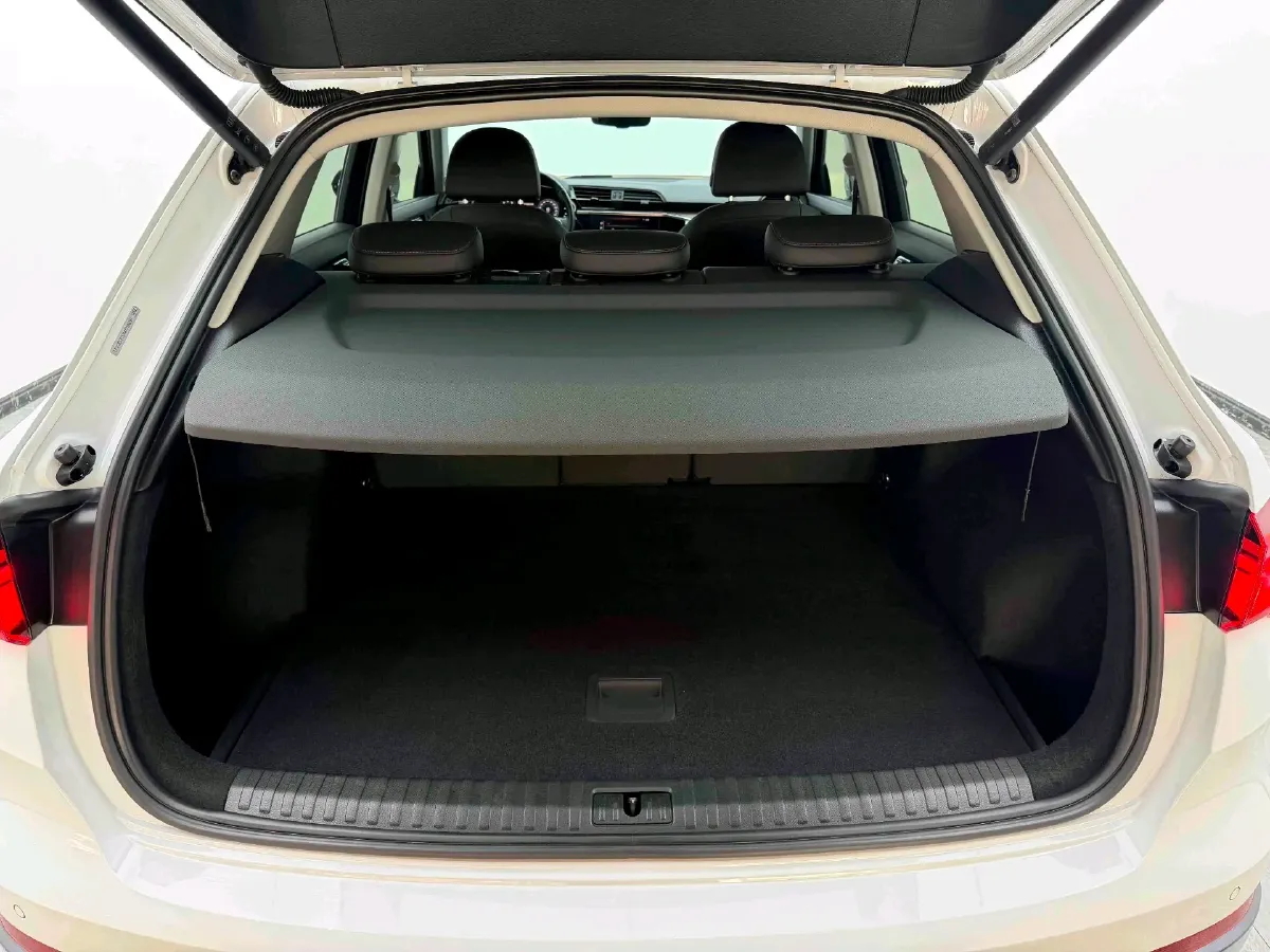 2021 Audi Q3 1.4T 150HP L4 7DCT,autocango,china used car exporter,china ev exporter,chinese used car exporter,chinese used ev exporter