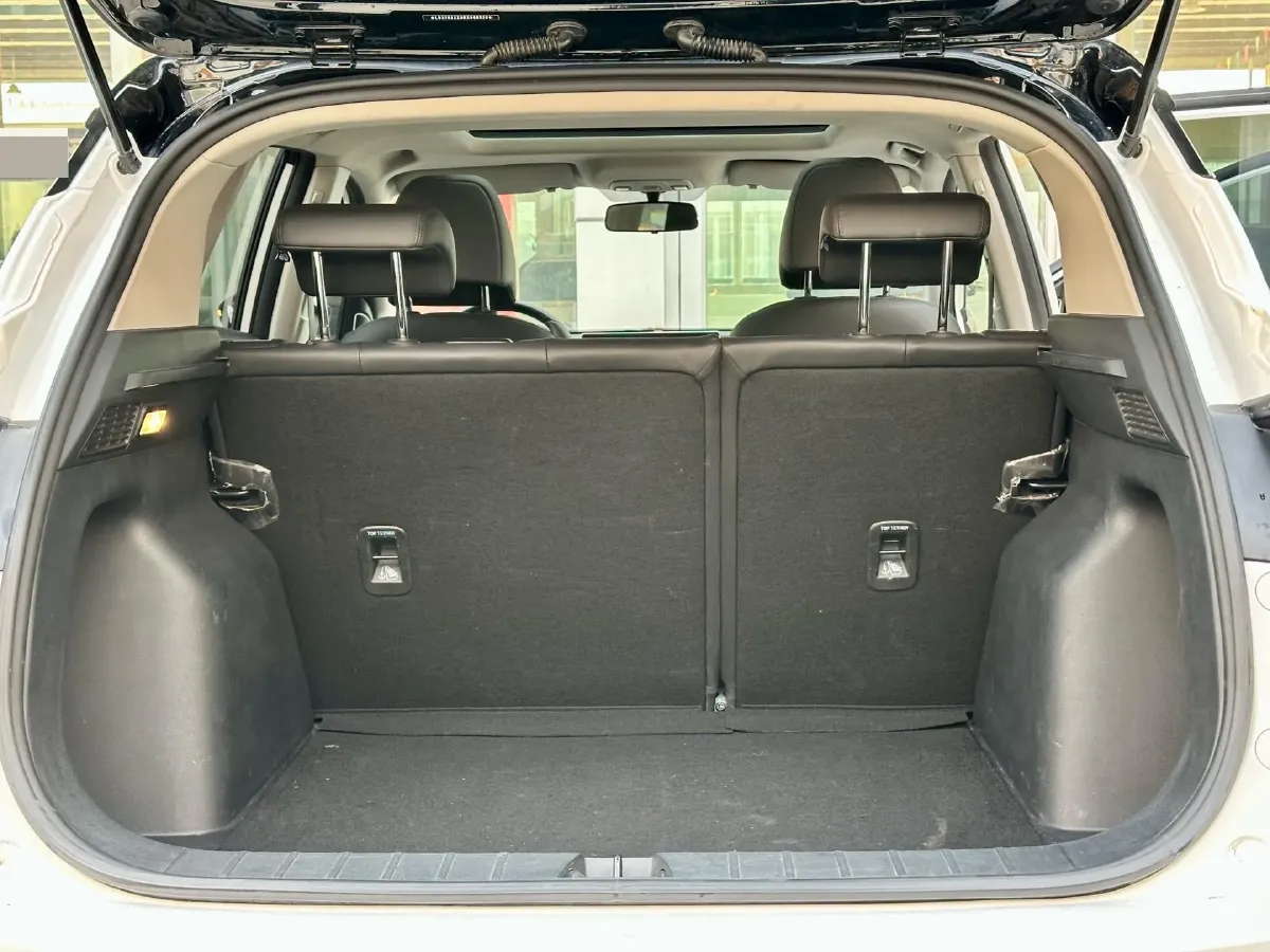 2023 Geely Coolray 1.5T 181HP L4 7DCT,autocango,china used car exporter,china ev exporter,chinese used car exporter,chinese used ev exporter