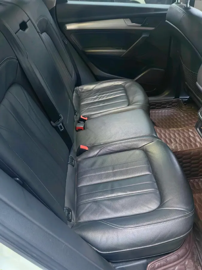 2020 Audi Q5L 2.0T 190HP L4 7DCT,autocango,china used car exporter,china ev exporter,chinese used car exporter,chinese used ev exporter