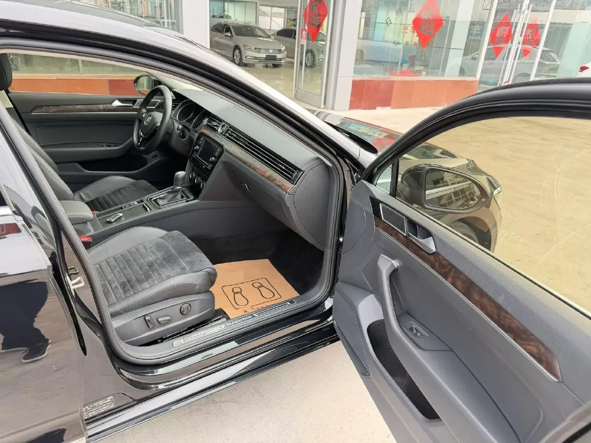 2018 Volkswagen Magotan 1.8T 180HP L4 7DCT,autocango,china used car exporter,china ev exporter,chinese used car exporter,chinese used ev exporter