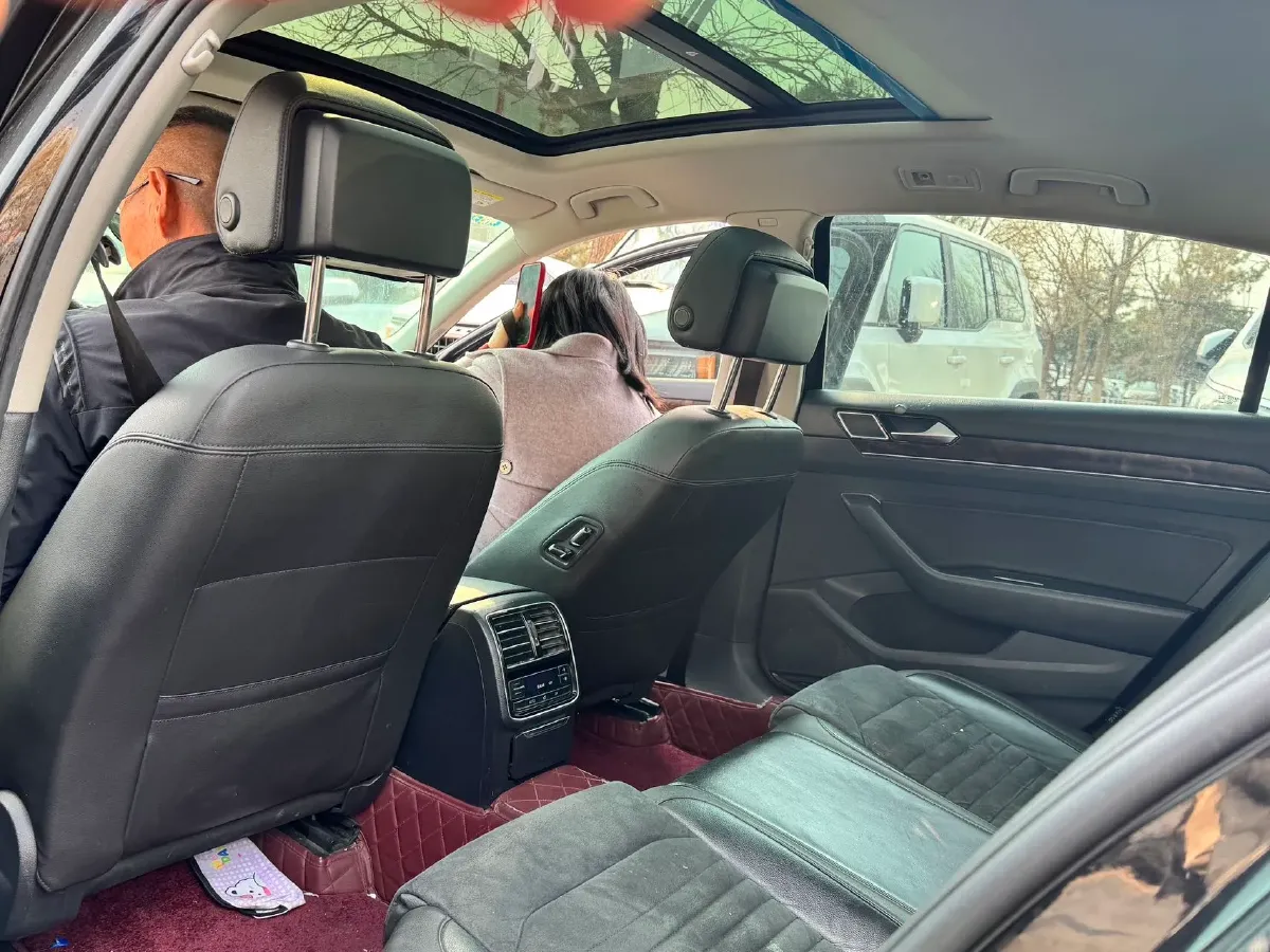 2018 Volkswagen Magotan 1.8T 180HP L4 7DCT,autocango,china used car exporter,china ev exporter,chinese used car exporter,chinese used ev exporter