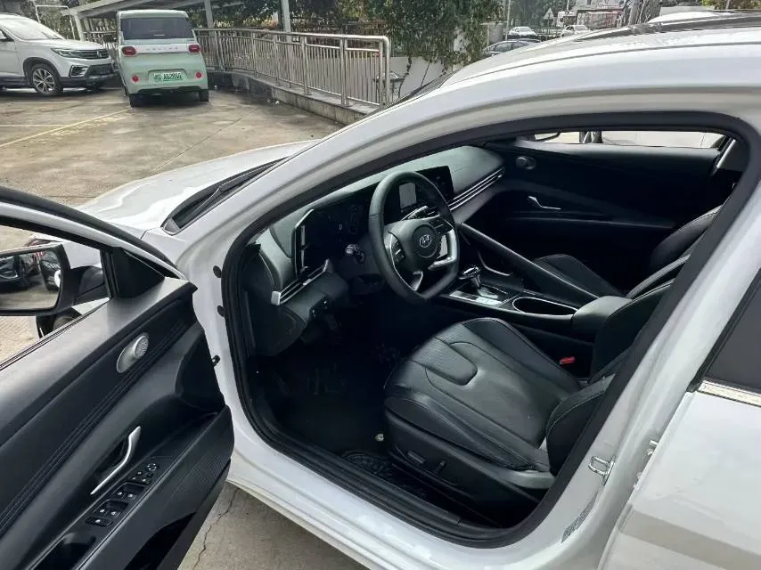2023 Hyundai Elantra 1.5L 115HP L4 CVT,autocango,china used car exporter,china ev exporter,chinese used car exporter,chinese used ev exporter