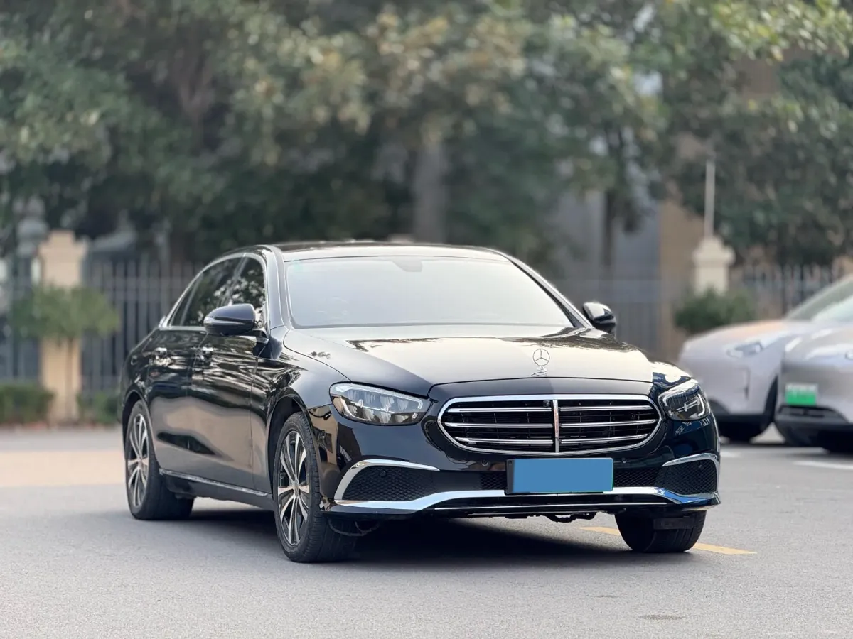 2023 Mercedes-Benz E Class 2.0T 211HP L4 9AT PHEV 25.4KWH,autocango,china used car exporter,china ev exporter,chinese used car exporter,chinese used ev exporter