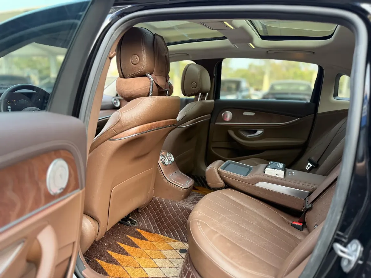 2023 Mercedes-Benz E Class 2.0T 211HP L4 9AT PHEV 25.4KWH,autocango,china used car exporter,china ev exporter,chinese used car exporter,chinese used ev exporter