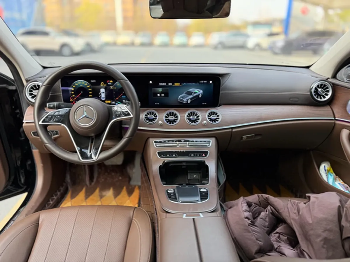 2023 Mercedes-Benz E Class 2.0T 211HP L4 9AT PHEV 25.4KWH,autocango,china used car exporter,china ev exporter,chinese used car exporter,chinese used ev exporter