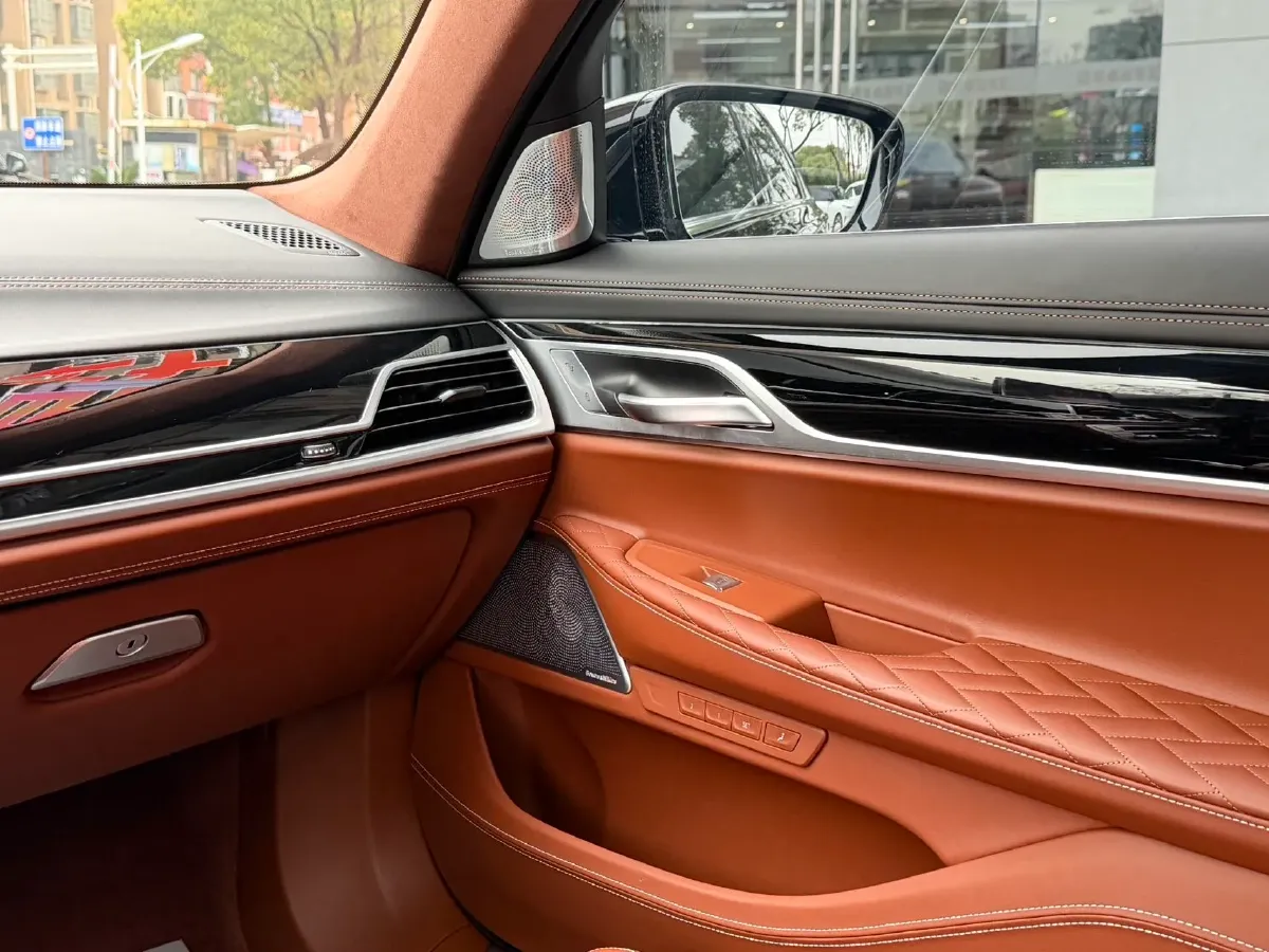 2021 BMW 7 Series 3.0T 340HP L6 8AT,autocango,china used car exporter,china ev exporter,chinese used car exporter,chinese used ev exporter