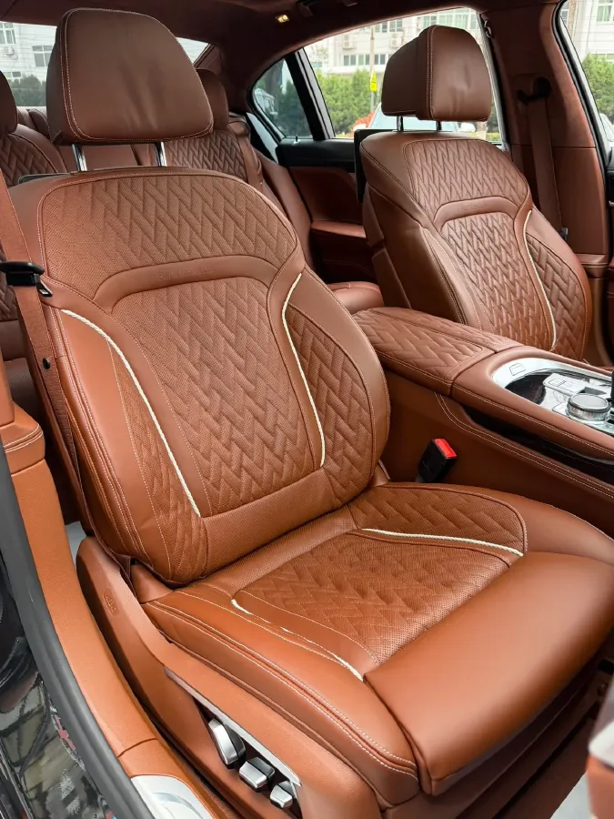 2021 BMW 7 Series 3.0T 340HP L6 8AT,autocango,china used car exporter,china ev exporter,chinese used car exporter,chinese used ev exporter