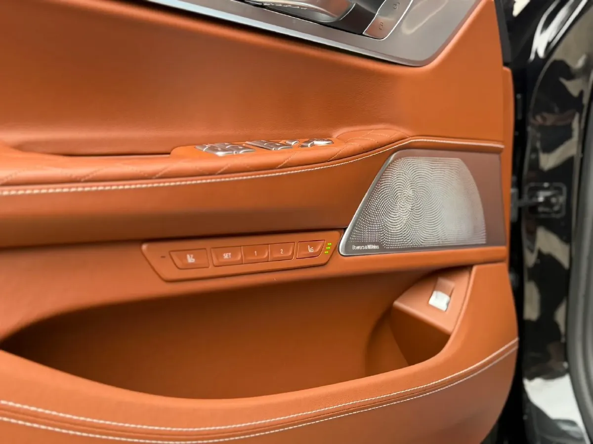 2021 BMW 7 Series 3.0T 340HP L6 8AT,autocango,china used car exporter,china ev exporter,chinese used car exporter,chinese used ev exporter