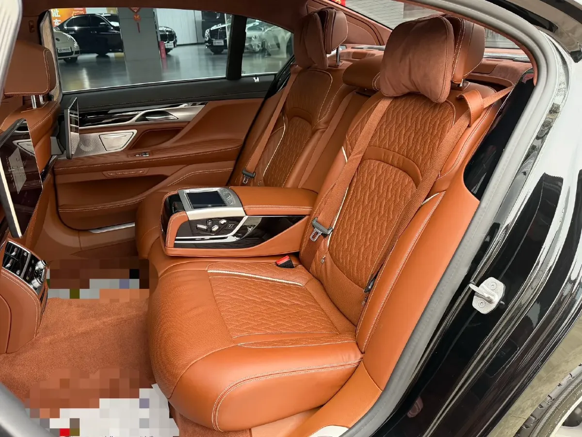 2021 BMW 7 Series 3.0T 340HP L6 8AT,autocango,china used car exporter,china ev exporter,chinese used car exporter,chinese used ev exporter