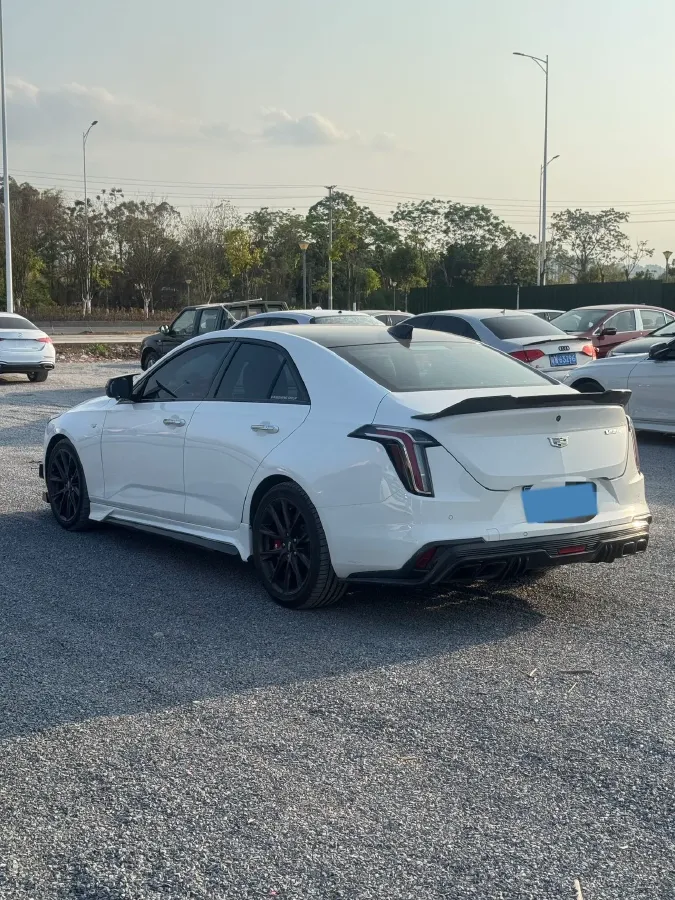 2022 Cadillac CT4 2.0T 237HP L4 8AT,autocango,china used car exporter,china ev exporter,chinese used car exporter,chinese used ev exporter