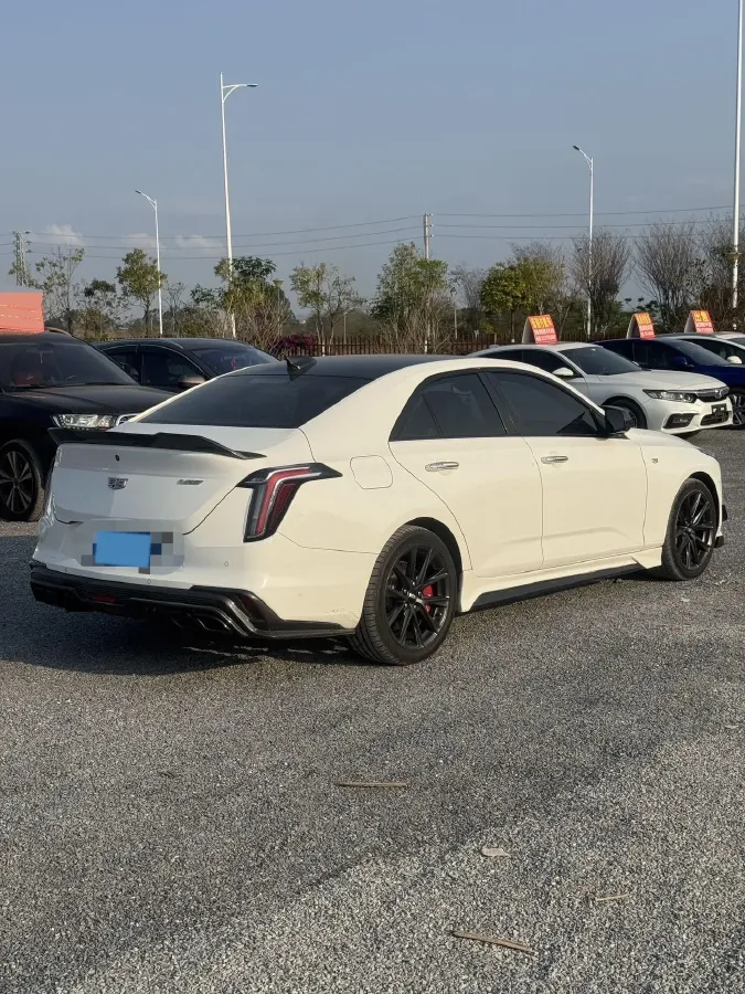 2022 Cadillac CT4 2.0T 237HP L4 8AT,autocango,china used car exporter,china ev exporter,chinese used car exporter,chinese used ev exporter