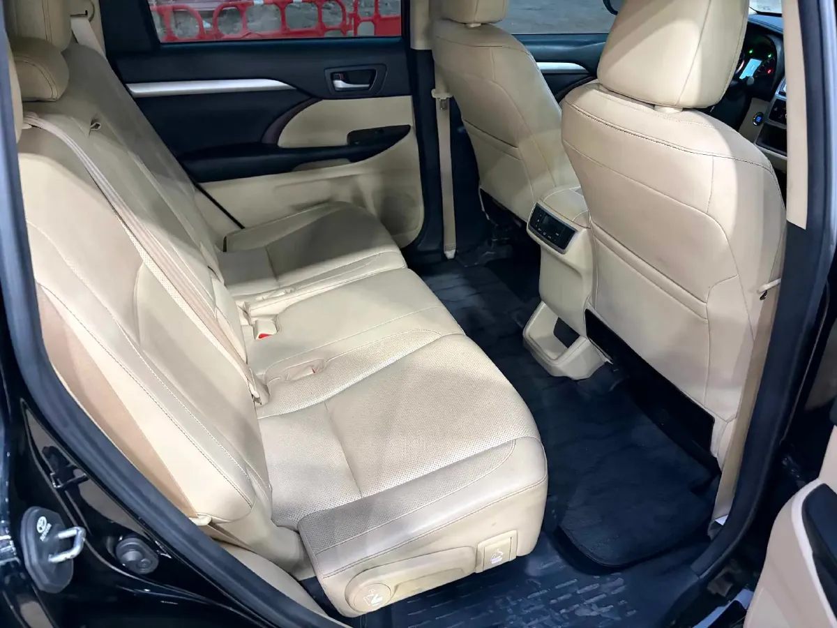 2017 Toyota Highlander 2.0T 220HP L4 6AT,autocango,china used car exporter,china ev exporter,chinese used car exporter,chinese used ev exporter