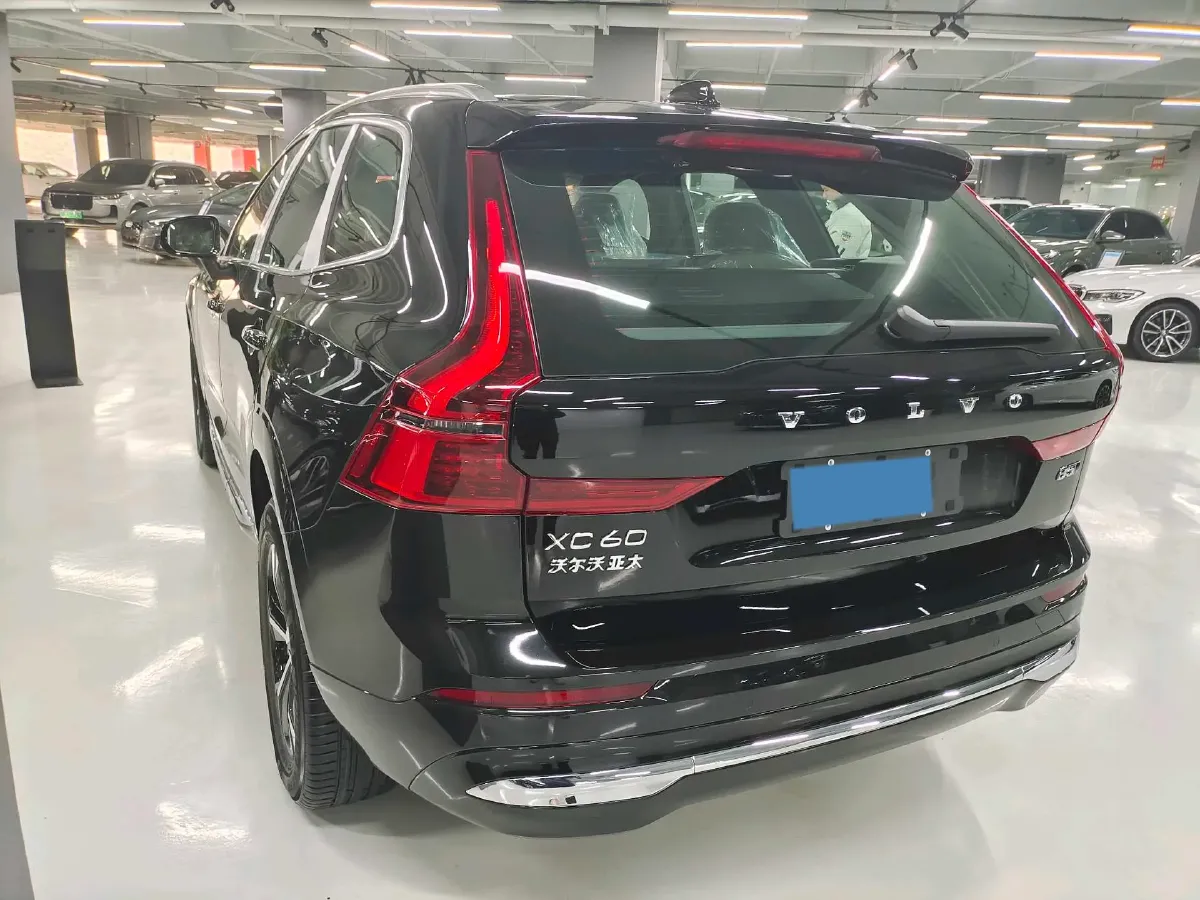 2026 Volvo XC60 2.0T 250HP L4 8AT,autocango,china used car exporter,china ev exporter,chinese used car exporter,chinese used ev exporter