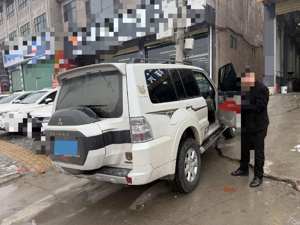 2018 Mitsubishi Pajero 3.0L 174HP V6 5AT,autocango,china used car exporter,china ev exporter,chinese used car exporter,chinese used ev exporter