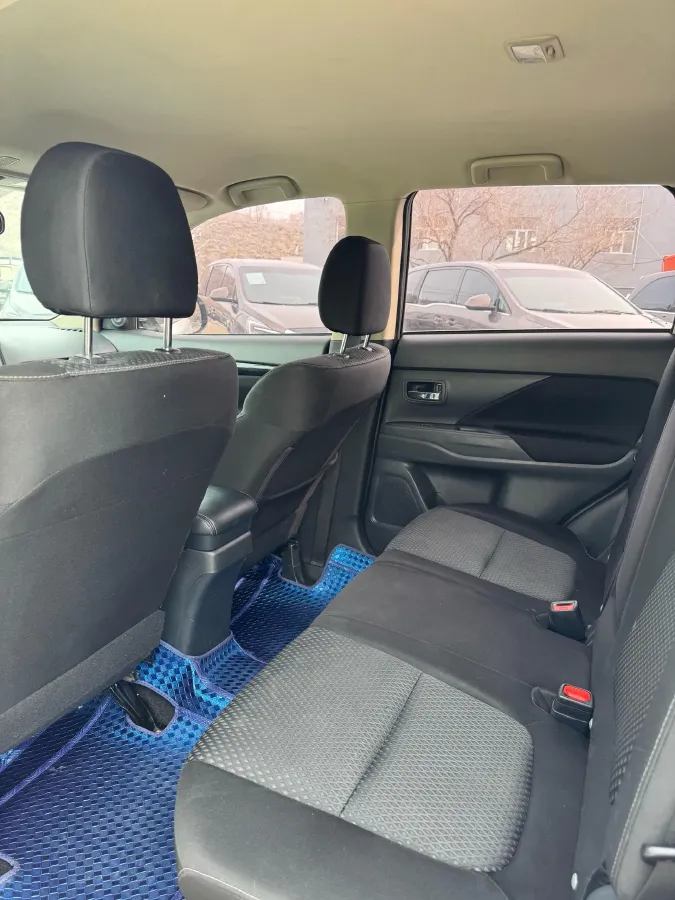 2020 Mitsubishi Outlander 2.0L 166HP L4 CVT,autocango,china used car exporter,china ev exporter,chinese used car exporter,chinese used ev exporter