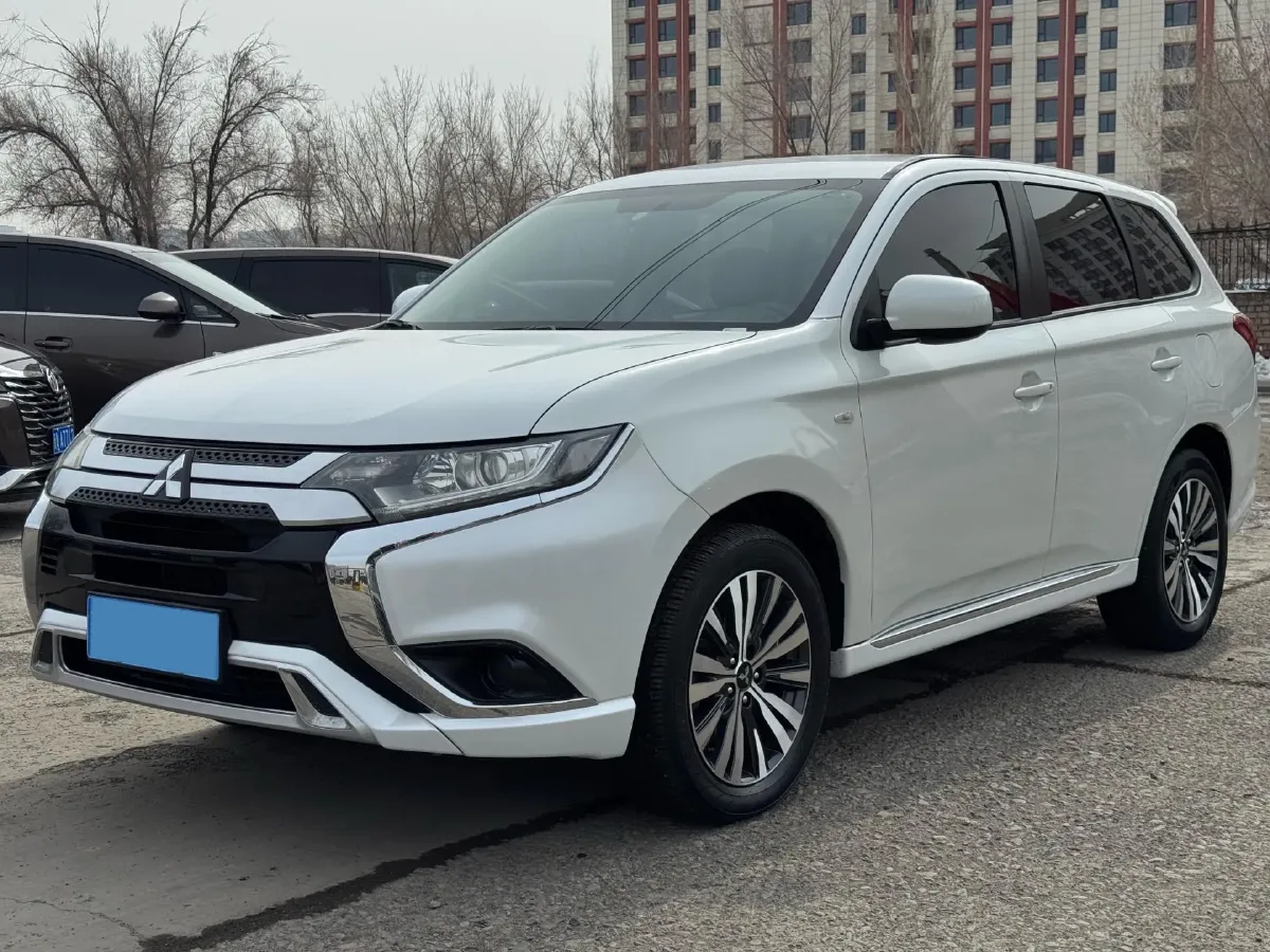 2020 Mitsubishi Outlander 2.0L 166HP L4 CVT,autocango,china used car exporter,china ev exporter,chinese used car exporter,chinese used ev exporter