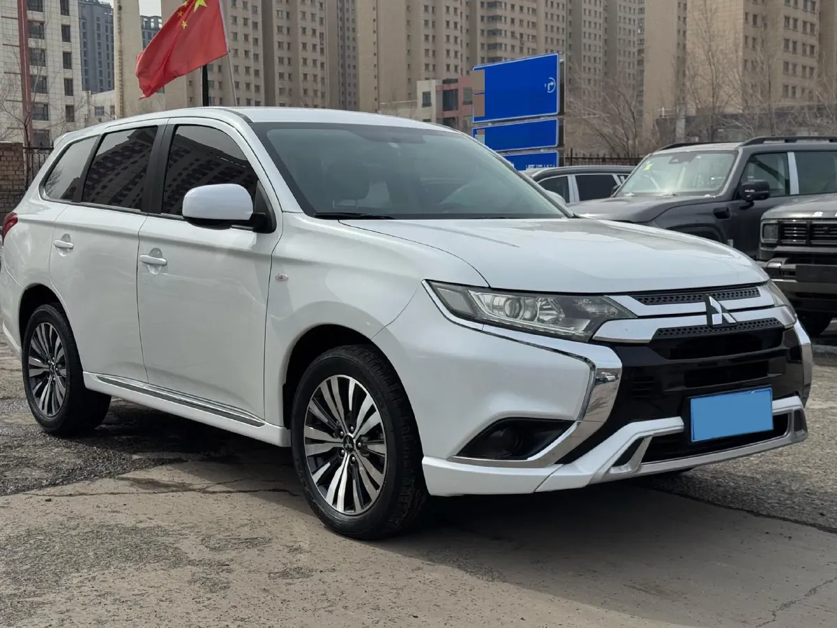 2020 Mitsubishi Outlander 2.0L 166HP L4 CVT,autocango,china used car exporter,china ev exporter,chinese used car exporter,chinese used ev exporter