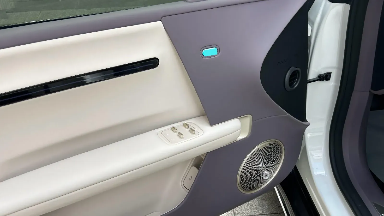 2025 Avatr 06 BEV,autocango,china used car exporter,china ev exporter,chinese used car exporter,chinese used ev exporter