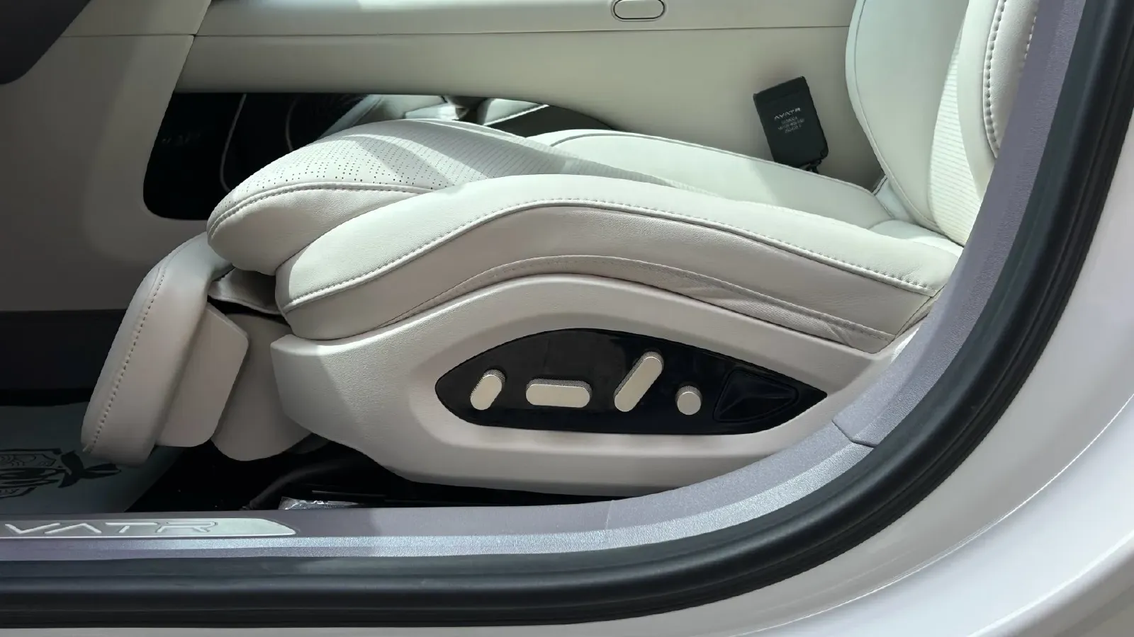 2025 Avatr 06 BEV,autocango,china used car exporter,china ev exporter,chinese used car exporter,chinese used ev exporter