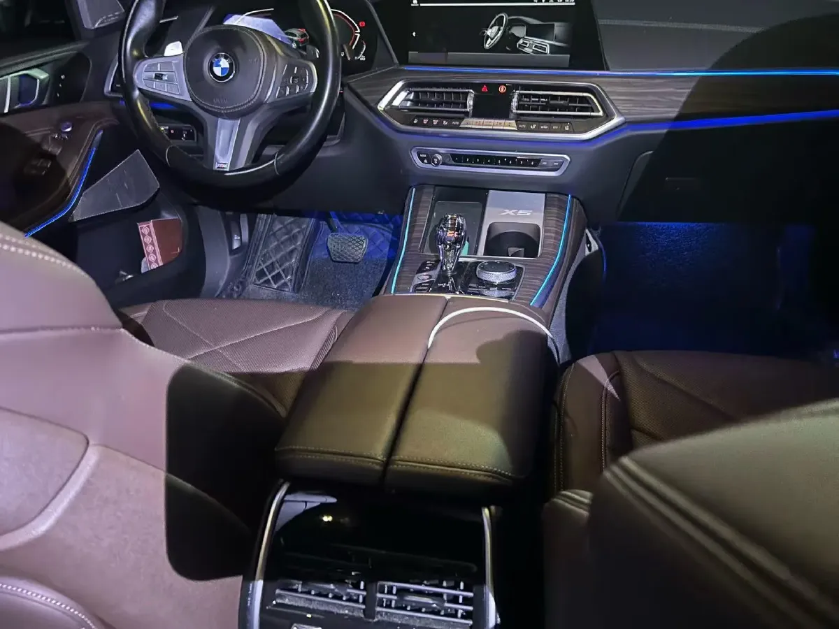 2022 BMW X5 3.0T 333HP L6 8AT,autocango,china used car exporter,china ev exporter,chinese used car exporter,chinese used ev exporter