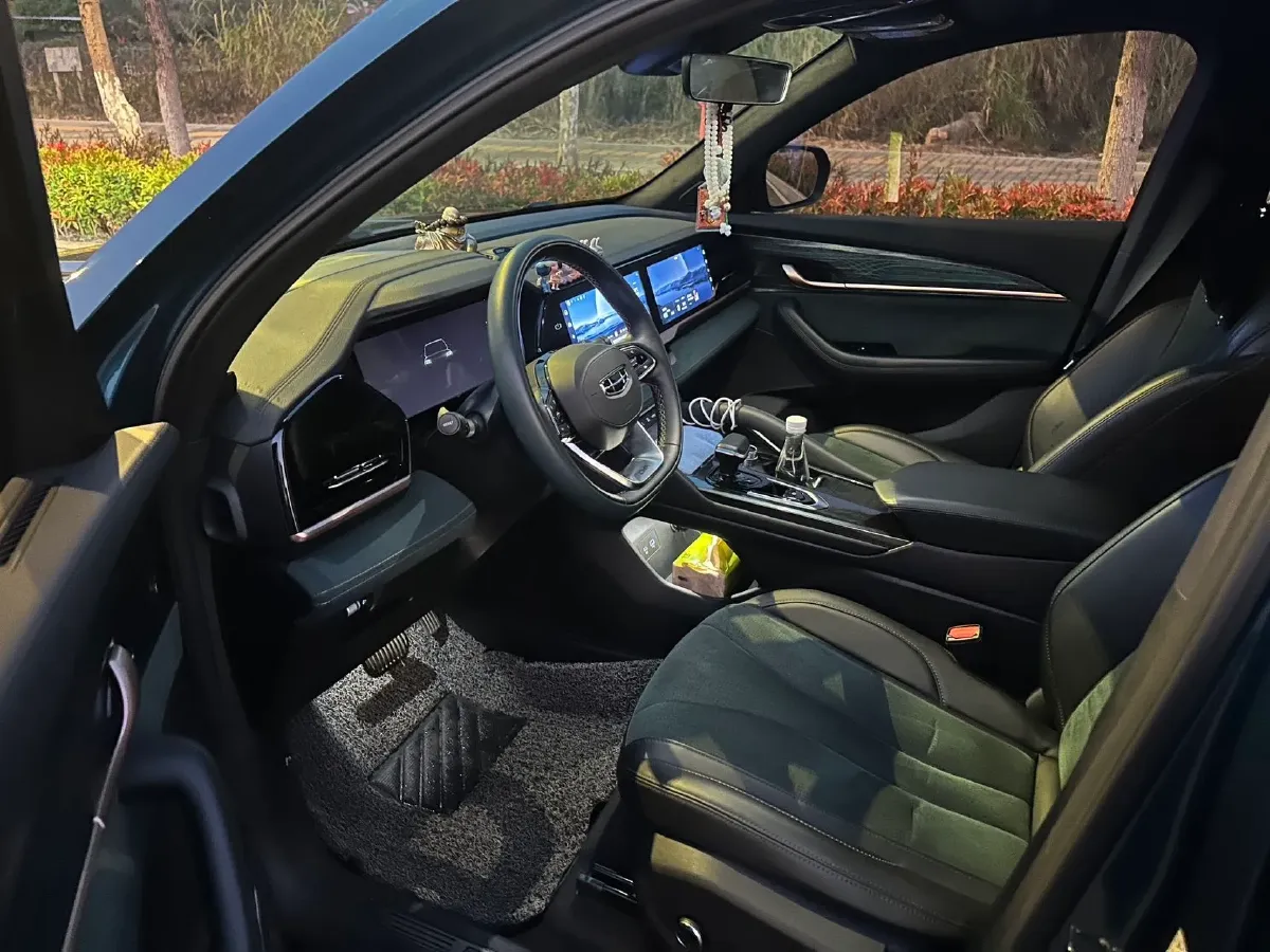 2021 Geely Monjaro 2.0T 218HP L4 7DCT,autocango,china used car exporter,china ev exporter,chinese used car exporter,chinese used ev exporter